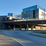 Kjellerleilighet I Fana Til Leie-med Gratis Parkering Og Mange Kollektiv Reisemuligheter ברגן