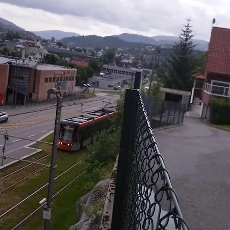 Lejlighed Kjellerleilighet I Fana Til Leie-med Gratis Parkering Og Mange Kollektiv Reisemuligheter Bergen