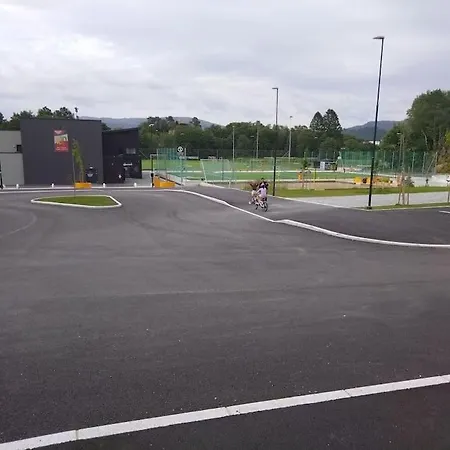 Kjellerleilighet I Fana Til Leie-med Gratis Parkering Og Mange Kollektiv Reisemuligheter * 베르겐