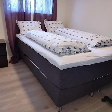 Apartment Kjellerleilighet I Fana Til Leie-med Gratis Parkering Og Mange Kollektiv Reisemuligheter *