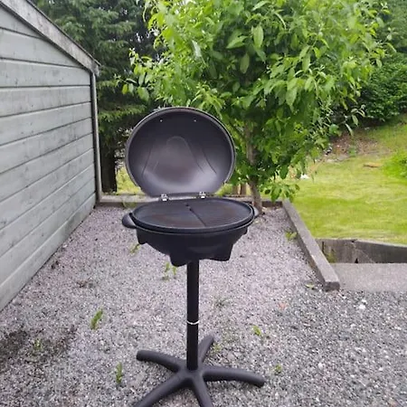 Kjellerleilighet I Fana Til Leie-med Gratis Parkering Og Mange Kollektiv Reisemuligheter Leilighet