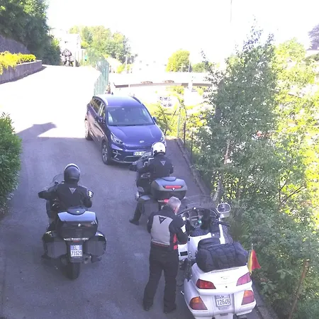 Apartment Kjellerleilighet I Fana Til Leie-med Gratis Parkering Og Mange Kollektiv Reisemuligheter Bergen
