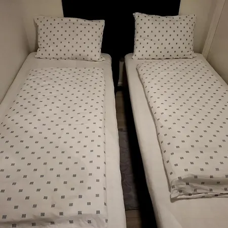 Kjellerleilighet I Fana Til Leie-med Gratis Parkering Og Mange Kollektiv Reisemuligheter