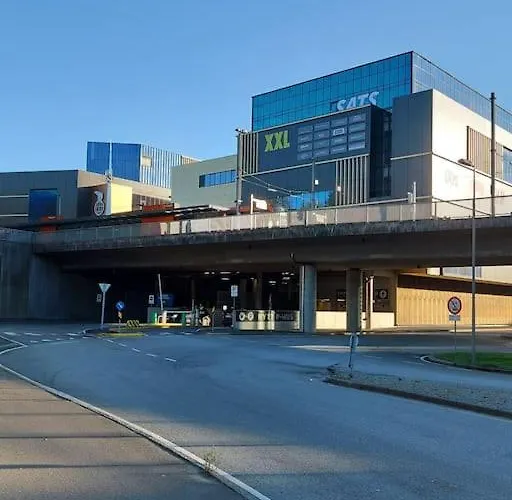 Kjellerleilighet I Fana Til Leie-med Gratis Parkering Og Mange Kollektiv Reisemuligheter Bergen