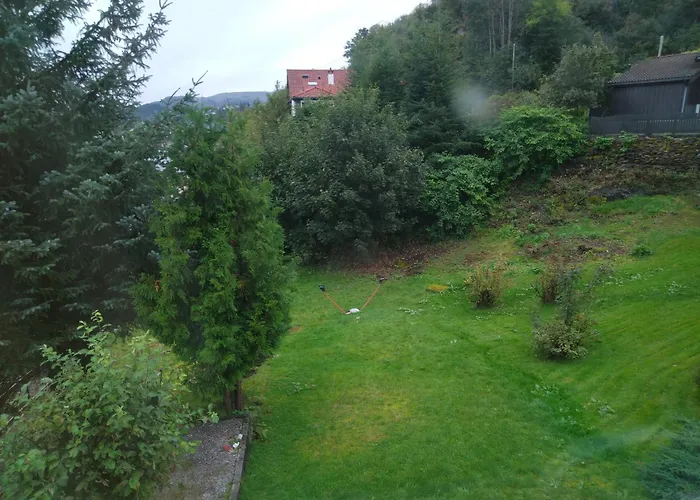 Kjellerleilighet I Fana Til Leie-med Gratis Parkering Og Mange Kollektiv Reisemuligheter 아파트 *